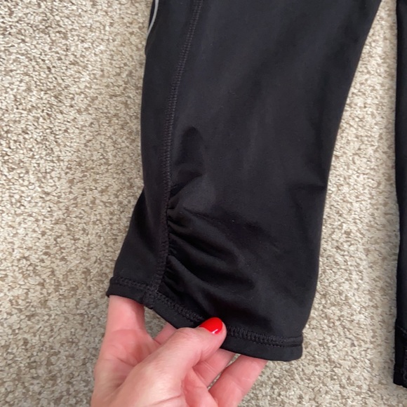 GAP Fit Pedal Pusher Workout Pants, Small - Picture 2 of 8
